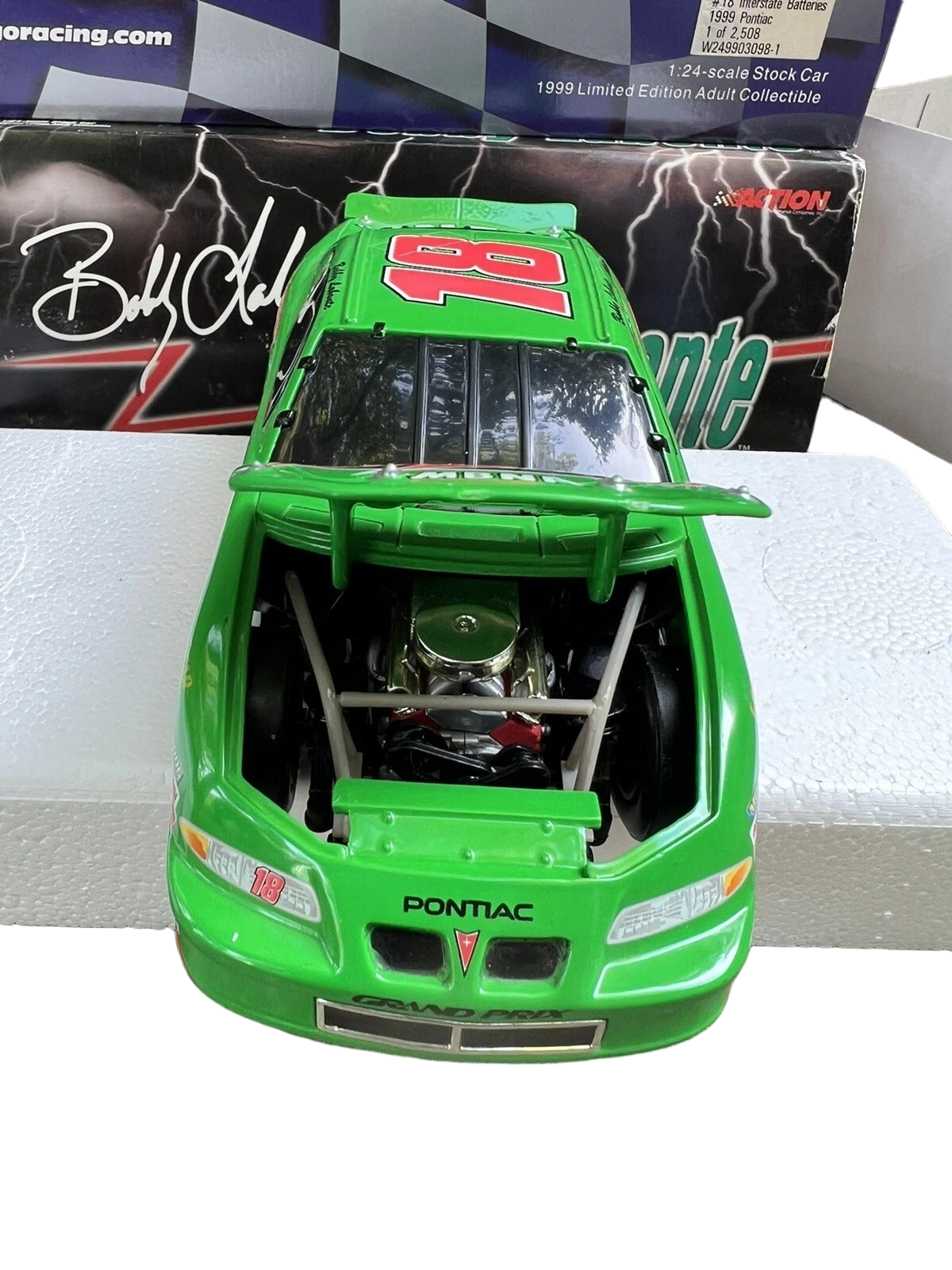 NASCAR Bobby Labonte #18 Interstate Batteries 1:24 Scale Diecast
